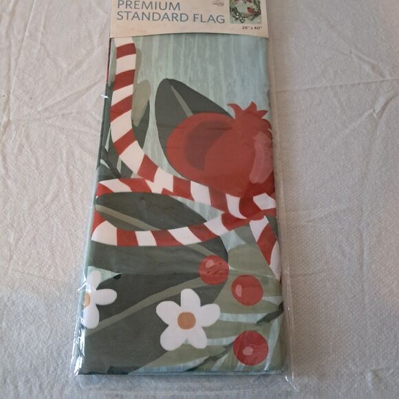 Breeze Art Garden Flag Banner USA Cardinal Wreath Winter Yard Studio M 28" x 40" - Picture 5 of 7